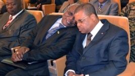 Le Premier ministre centrafricain (droite), Bangui, 17 janvier 2013.