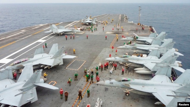 Máy bay chiến đấu F/A 18 Super Hornet trên boong tàu sân bay USS George Washington trong cuộc diễn tập hải quân chung tại vùng biển ngoài khơi miền nam Nhật Bản (Ảnh tư liệu).