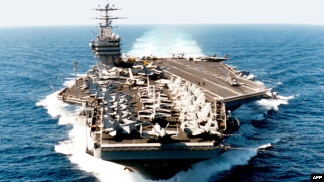 Hàng không mẫu hạm chạy bằng năng lượng hạt nhân George Washington của Mỹ trong cuộc diễn tập hải quân chung giữa Hoa Kỳ và Nam Triều Tiên ở Hoàng Hải, ngày 30/11/2010