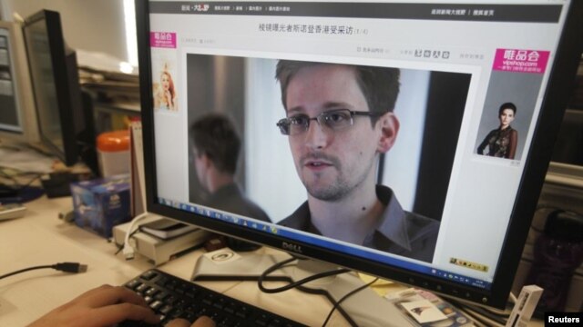 Edward Snowden đang bị truy tố về tội làm gián điệp.