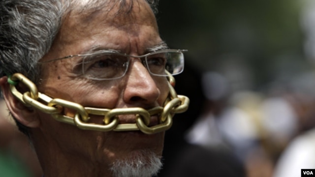 Un reportero durante una protesta en México contra la violencia que sufren los periodistas.
