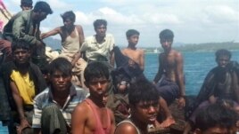 Mỗi năm, có hàng ngàn người Rohingya từ Bangladesh và Miến Điện bỏ trốn để tránh sự ngược đãi và nghèo khó