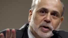 Chủ tịch Fed Ben Bernanke kêu gọi Quốc hội cắt giảm chi tiêu, nhưng với mức độ chậm để tránh gây tổn hại cho tăng trưởng kinh tế