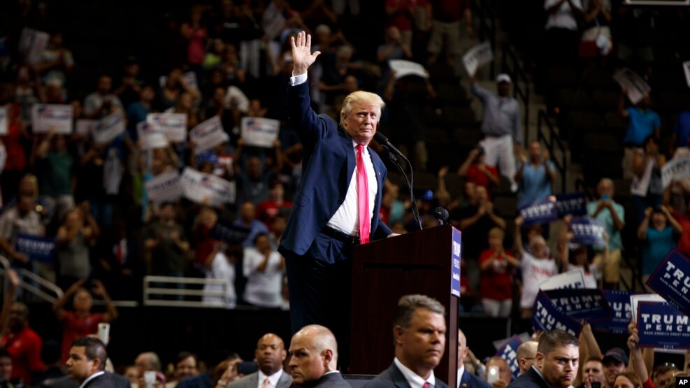 Ứng cử viên Tổng thống đảng Cộng hòa Donald Trump tại một cuộc mít tinh ở Jacksonville, Florida, 3/8/2016.