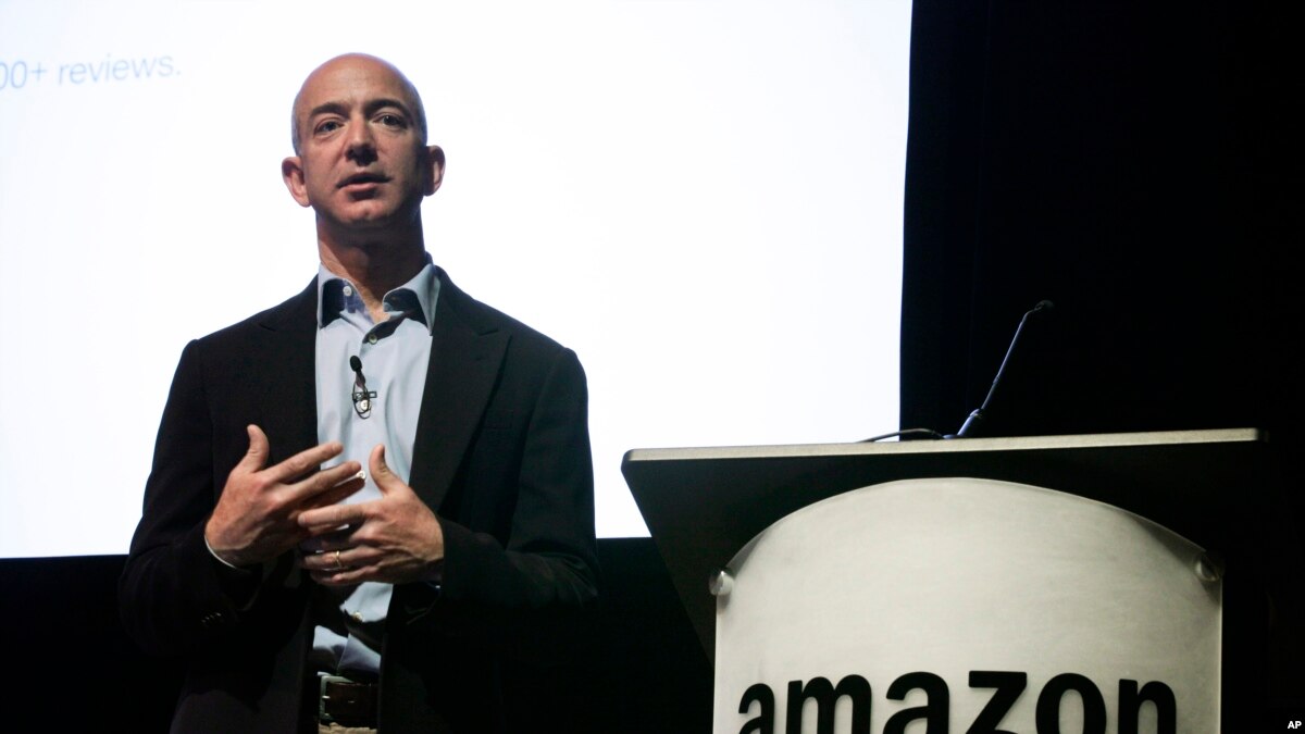 Fundador de Amazon hace millonaria donación en becas para Dreamers