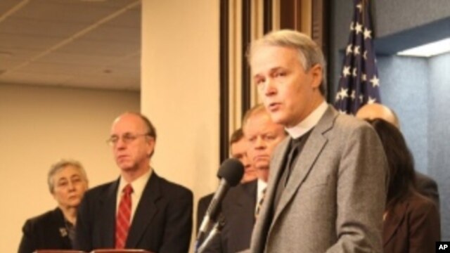 David Beckmann announcing a fast to protest proposed cuts in programs aimed at alleviating hunger and poverty in the US and abroad.