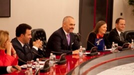 Shtyhet ligji për nëpunësin civil