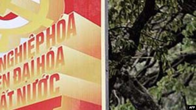 Đại Hội của những nghịch lý: Kiên định những giáo điều cần từ bỏ