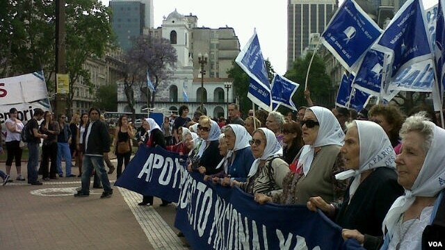 La presidenta de la fundación Hebe de Bonafini se defendió y se mostró conforme por la detención.