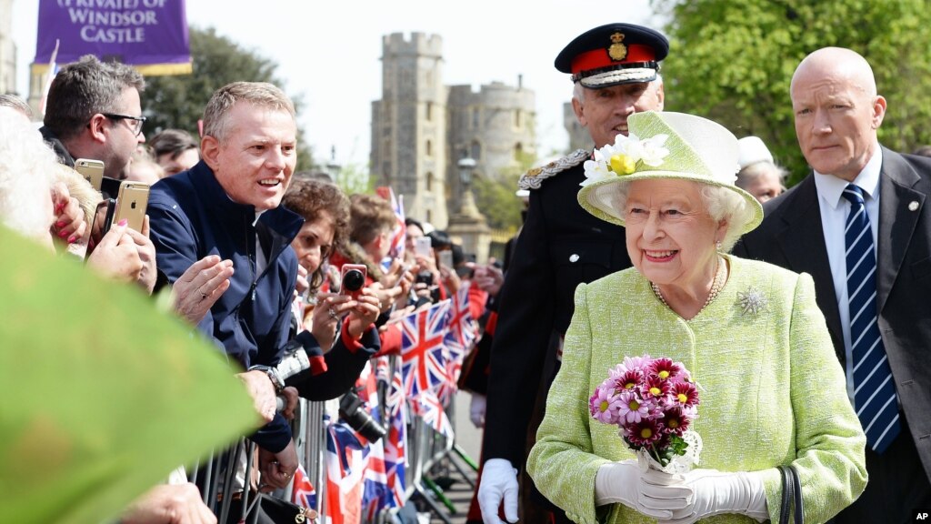 Britain Celebrates Queen Elizabeths 90th Birthday 