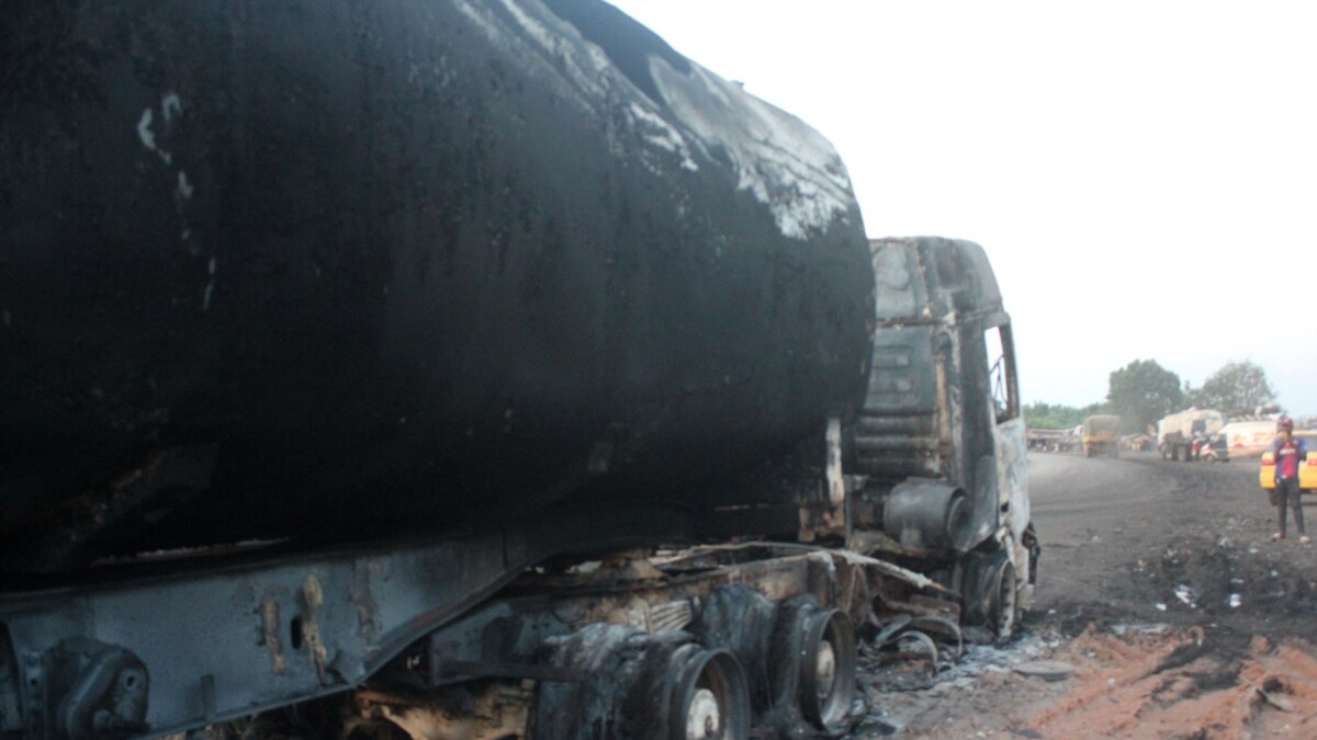 Des morts suite à l explosion d un camion citerne dans la province du