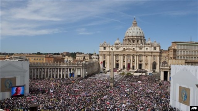Tòa thánh Vatican kiên quyết khẳng định rằng chỉ có họ mới có quyền tấn phong các giám mục ở Trung Quốc
