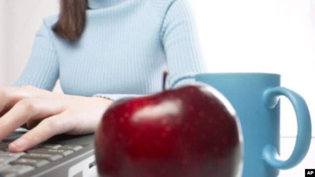 An acid in the skin of an apple has been found to promote muscle growth in mice.