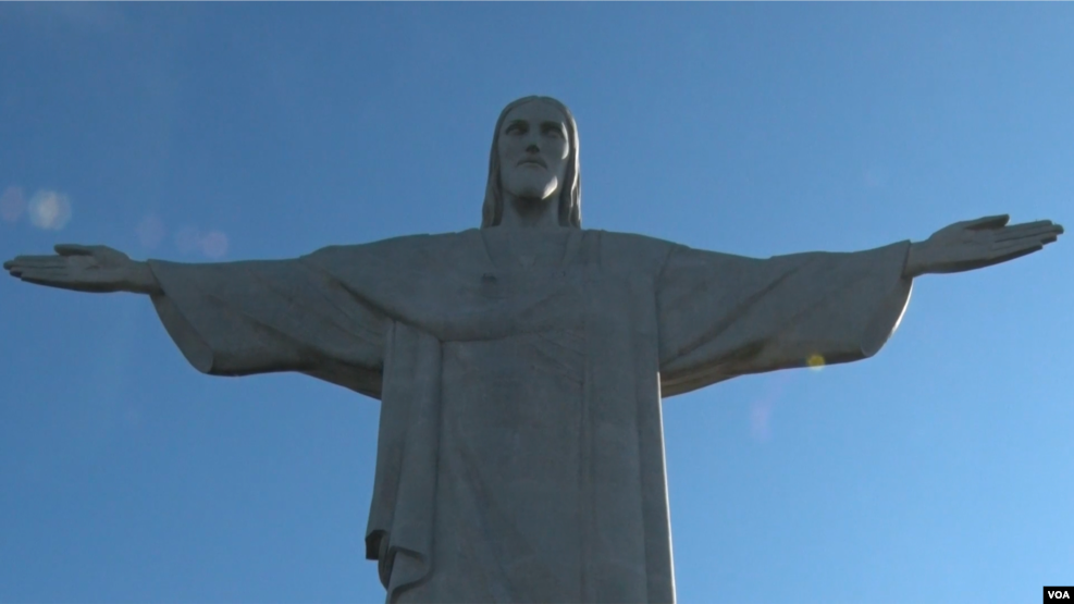 Statuja e Krishtit në qendër të vëmendjes së tifozëve në Rio