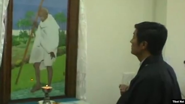 Nguyên tắc của ông Gandhi lấy từ niềm tin của Ấn độ giáo là Chân ý và bất bạo động