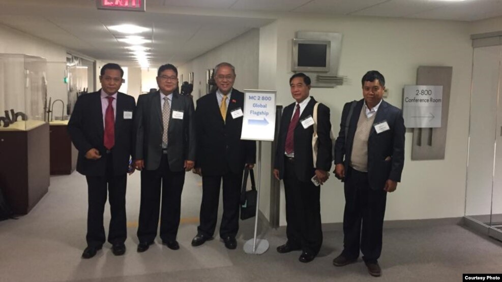 ၀ါရွင္တန္ဒီစီက ကမာၻ႔ဘဏ္ ဌာနခ်ဳပ္ေရာက္ ျမန္မာ က်န္းမာေရး ကုိယ္စားလွယ္အဖဲြ႔။