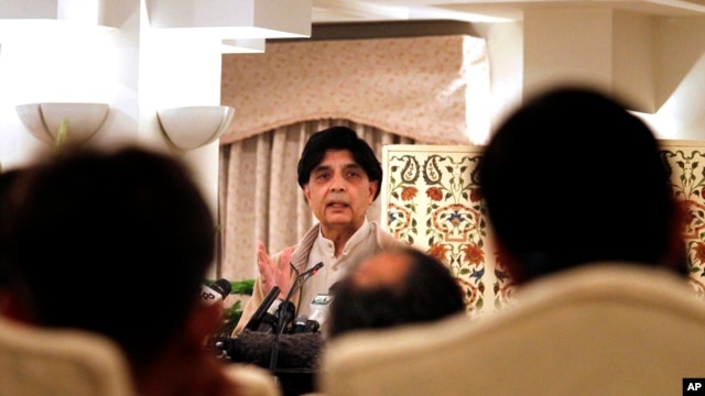 Bộ trưởng nội vụ Pakistan Chaudhry Nisar Ali Khan phát biểu trong cuộc họp báo tại Islamabad, ngày 6 tháng 12, 2015.