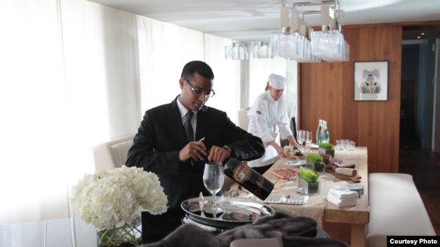 Kepala pelayan dan koki di suite kepresidenan di Hotel Park Hyatt, Washington (foto: Park Hyatt). 