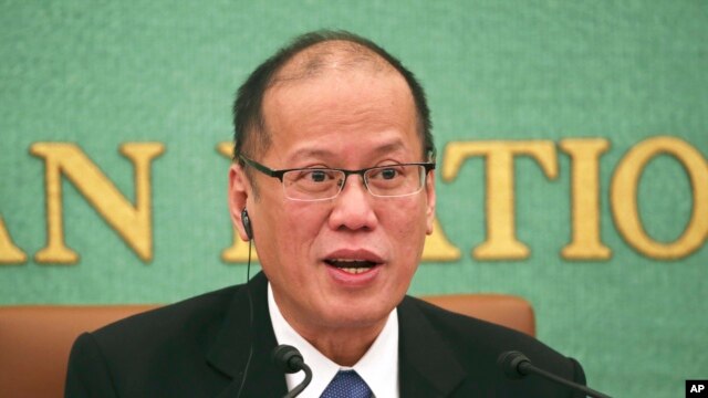 Tổng thống Philippine Benigno Aquino III nói chuyện tại một cuộc họp báo ở Tokyo 5/6/15