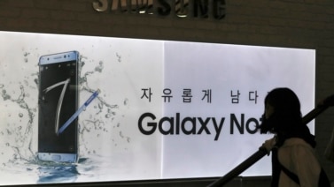 Một bảng quảng cáo về điện thoại thông minh Galaxy Note 7 tại một cửa hàng ở Seoul, Hàn Quốc, 11/10/2016.