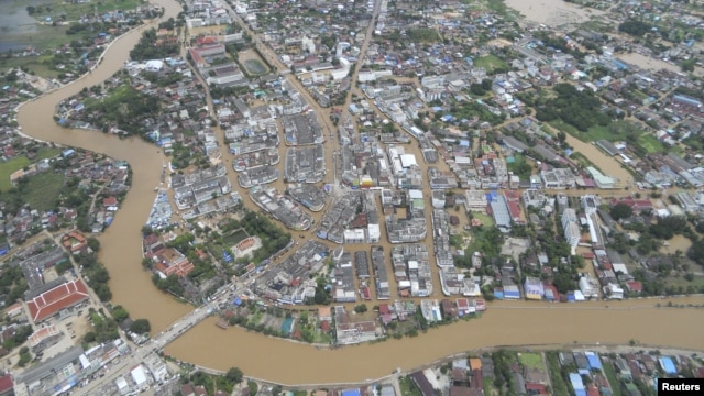 A general view of a flooded town in Sukhothai province in north of Bangkok, Thailand, September 12, 2012