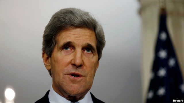 Menteri Luar Negeri AS, John Kerry memberikan keterangan pers seusai pertemuan dengan Menlu Kanada, di kantor Kemenlu AS di Washington, 8 Februari 2013. (REUTERS/Jason Reed)