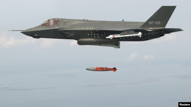 BF-3, salah satu jenis pesawat tempur F-35, saat uji coba di Sungai Patuxent, Maryland, awal 2012. (Reuters/Andy Wolfe/Lockheed Martin)
