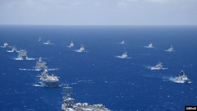 2012年环太平洋军演7月底至8月初在夏威夷及附近海域举行，有22个国家，40多艘军舰，200多架飞机，2万5千多人参加。