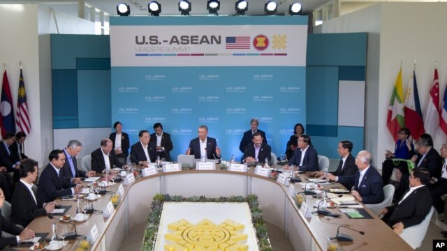 Tổng thống Mỹ Barack Obama họp với các lãnh đạo của 10 nước thành viên ASEAN tại Sunnylands, bang California, ngày 15/2/2016.