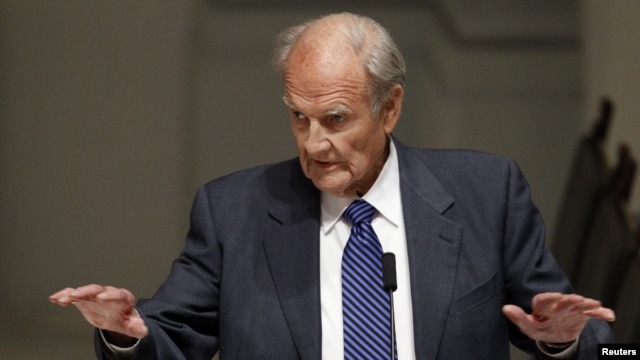 Former US lawmaker and presidential candidate George McGovern in a 2011 file photo.