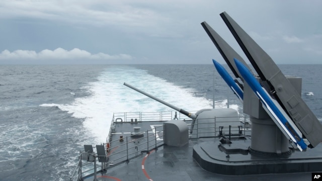 Tên lửa đất-đối-không của Đài Loan trên tàu khu trục Kidd Class ngoài khơi thành phố Cao Hùng ở phía nam Đài Loan, ngày 16/5/2013.