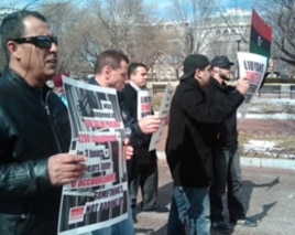 Anti-Gadhafi demonstrators in front of the White House, Feb. 22, 2011