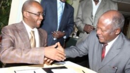 VaStrive Masiyiwa (L)