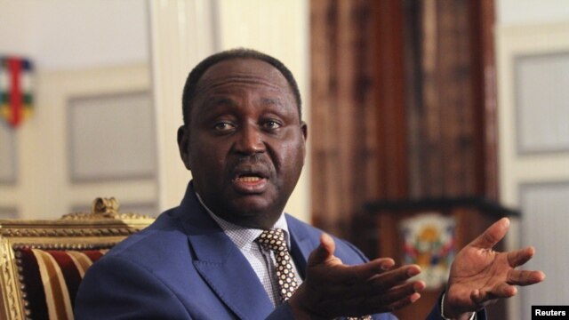 Central African Republic president Francois Bozize speaks during a news conference in Bangui January 8, 2013.