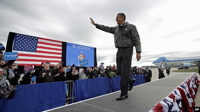President Barack Obama at a campaign event at Austin Straubel International Airport in Green Bay, Wisconsin, Nov. 1, 2012. 