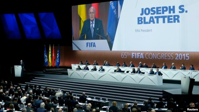 Presiden FIFA Sepp Blatter memberikan pidato pembukaan di Kongres FIFA ke-65 di Zurich, Switzerland (29/5).
