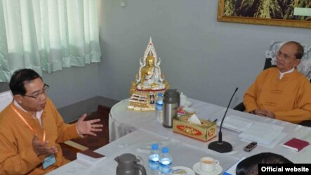 ျမန္မာသမၼတဦးသိန္းစိန္ နဲ႔ RCSS ရွမ္းေခါင္းေဆာင္ ရြက္ဆစ္တို႔ ဒီကေန႔ ေနျပည္ေတာ္မွာ ေတြ႔ဆံုခ်ိန္ (၁၀ ဇြန္ ၂၀၁၃)