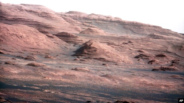 Марсианский пейзаж. Снимок Curiosity,, август 2012г.
