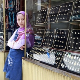 A jewelry vendor outside a store in the Khan al-Khalili area of Cairo (file photo)