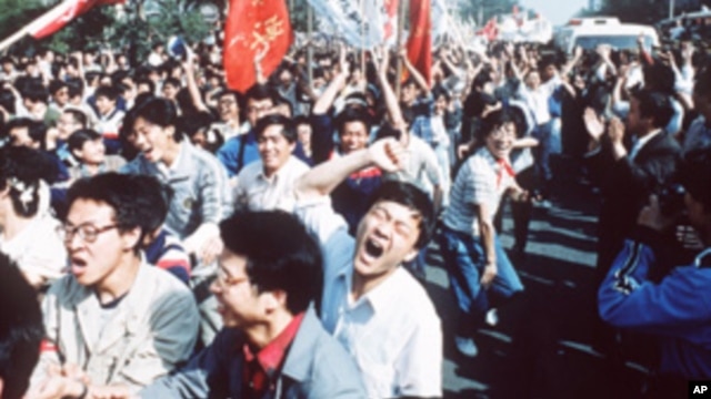 1989年六月学生在天安门广场举行示威要求民主