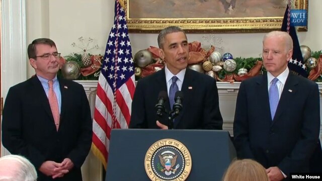 Tổng thống Obama loan báo việc đề cử ông Ashton Carter (trái) vào chức vụ Bộ trưởng Quốc phòng 