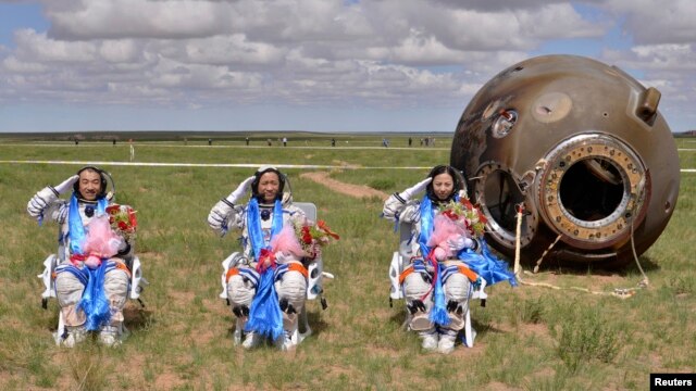 Ba phi hành gia Trung Quốc đã đáp xuống an toàn sáng hôm nay trong vùng Nội Mông.