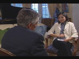 VOA记者燕青专访洪博培