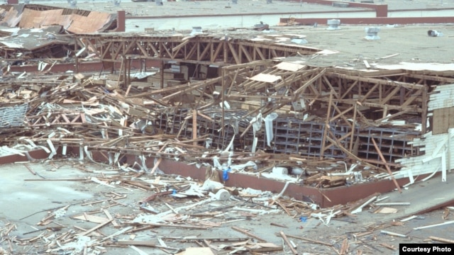 An overview of a warehouse destroyed by Hurricane Gilbert at the San Antonio Air Logistics Center, September 17, 1988. (U.S. Department of Defense / TSGT Michael J. Haggerty)