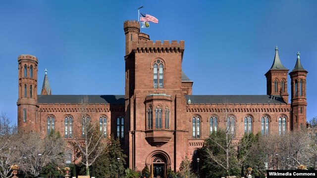 Tòa kiến trúc đầu tiên của Viện Smithsonian được đặt tên là The Castle