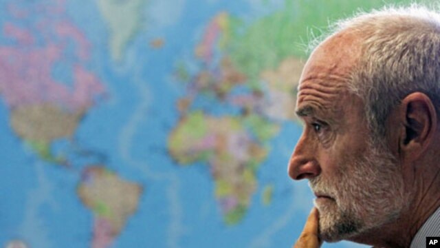 Jakob Kellenberger, President of the International Committee of the Red Cross (ICRC) looks on during a news conference after his return from Syria, in Geneva, September 6, 2011.