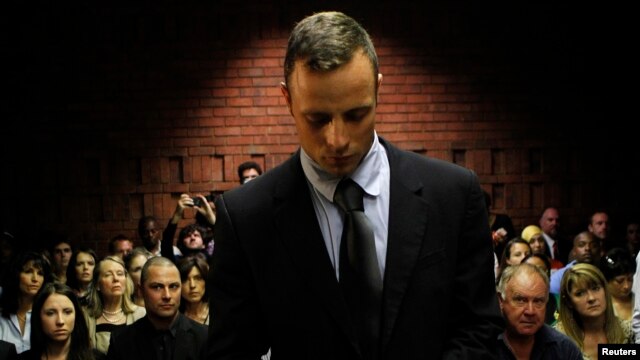 Vận động viên Oscar Pistorius ra tòa ở Pretoria, 22/2/13