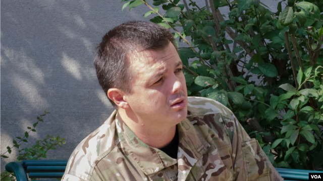 Semеn Semеnchenko, commander of the Donbas battalion, a volunteer paramilitary unit in Ukraine’s National Guard, seen during a lobbying trip to Washington, Sept. 16, 2014 (Elizabeth Pfotzer/VOA)