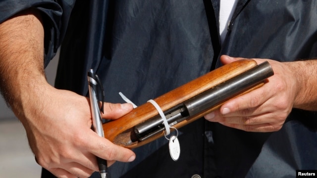 La tenencia de armas en el hogar agrava los hechos violentos, consideran los expertos.  