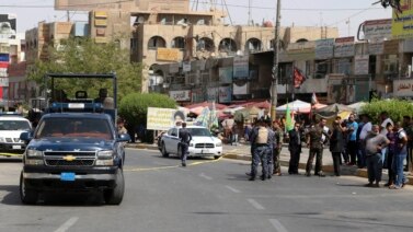 Lực lượng an ninh Iraq phong toả hiện trường một vụ đánh bom tự sát ở phía đông Baghdad, Iraq, 27/9/2016.